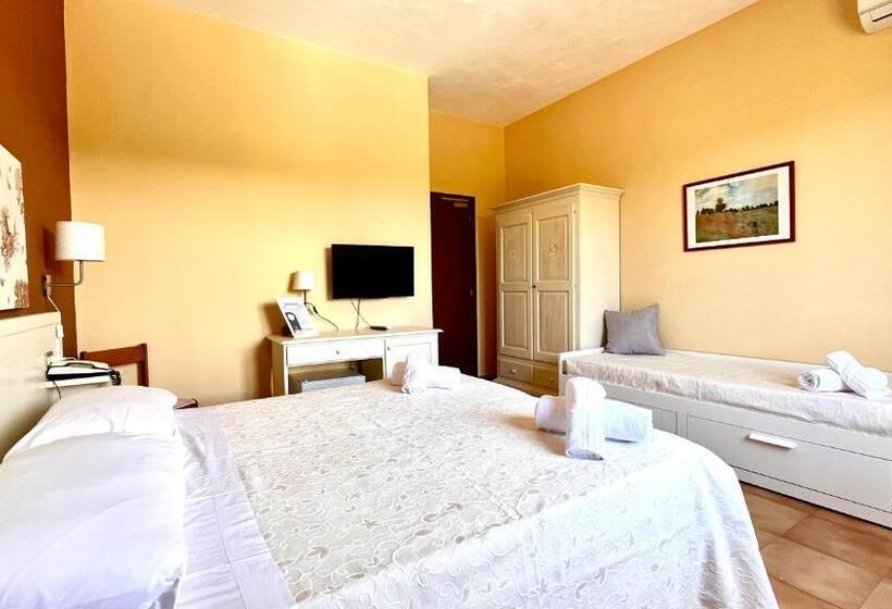 اتاق استاندارد سه تخته با چشمانداز باغ, Frassetto