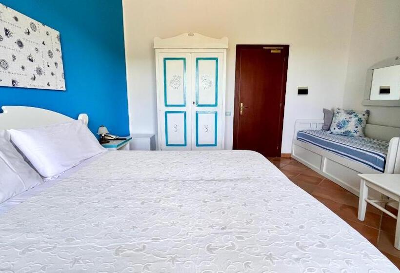 Quarto Triplo Estandar Vista Jardim, Frassetto