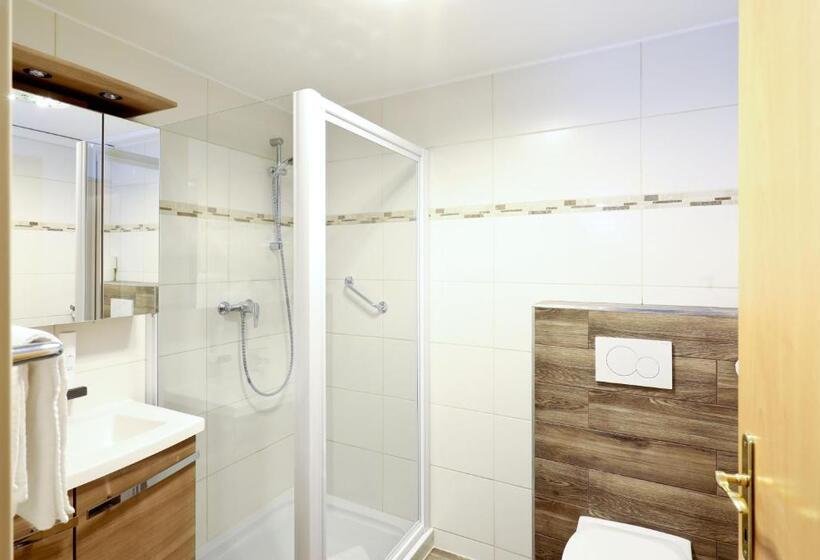 חדר סטנדרט עם מרפסת, Garni Dorferwirt