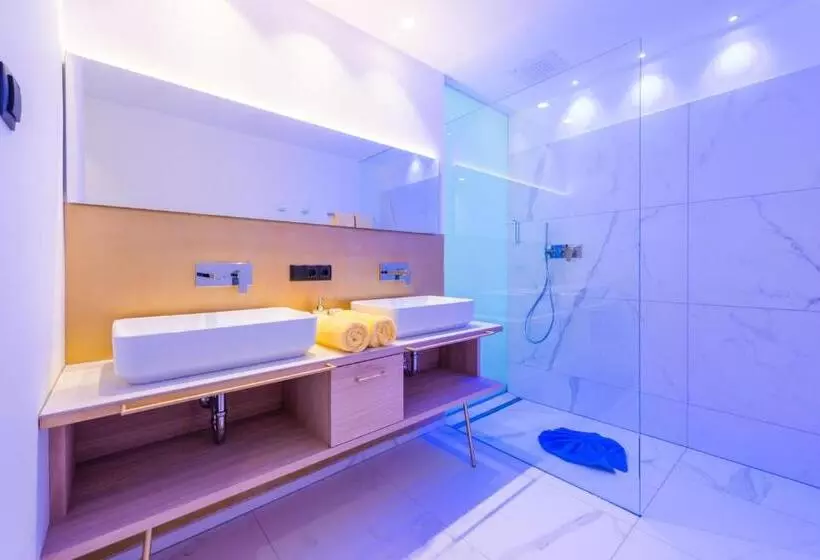 اتاق استاندارد با تخت بزرگ, Gschwangut
