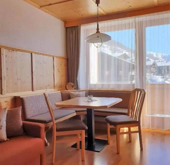 バルコニー付き１ベッドルームアパートメント, Gästehaus Zedlacherhof