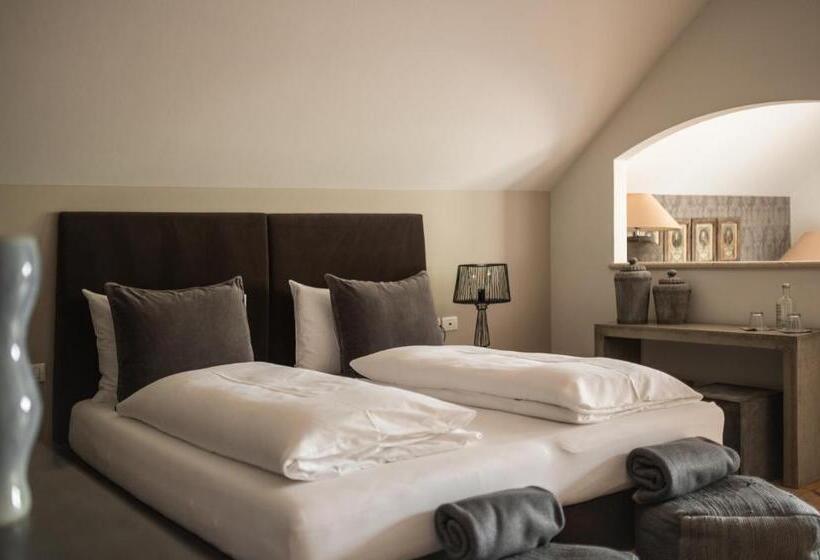 可观山景的小型套房, Hanswirt