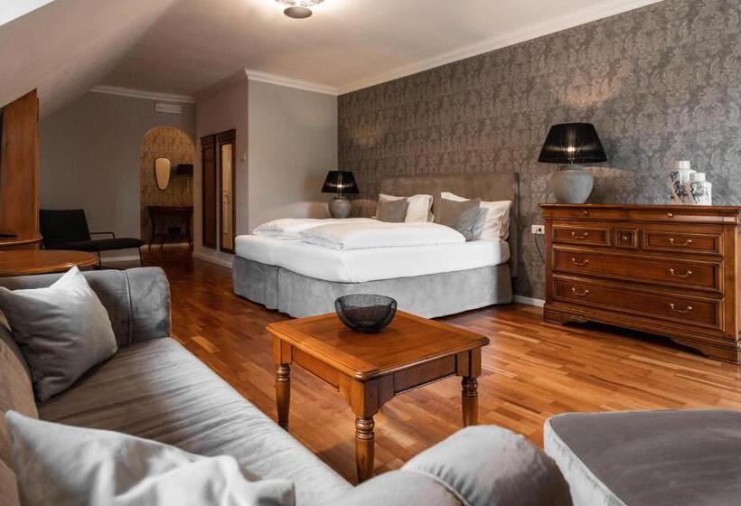 带阳台的高级房间, Hanswirt