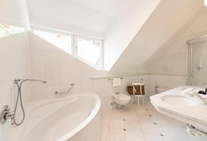 带阳台的高级房间, Hanswirt