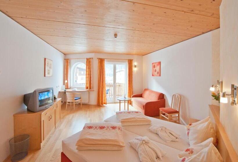 디럭스 룸, Macher S Land