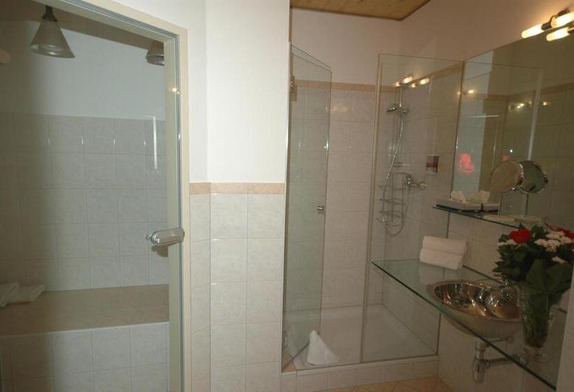 디럭스 룸, Macher S Land