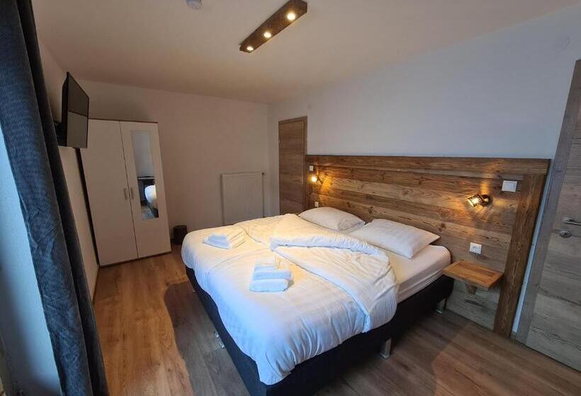 غرفة قياسية رباعية مزودة بشُرفة, Pension Annerlhof