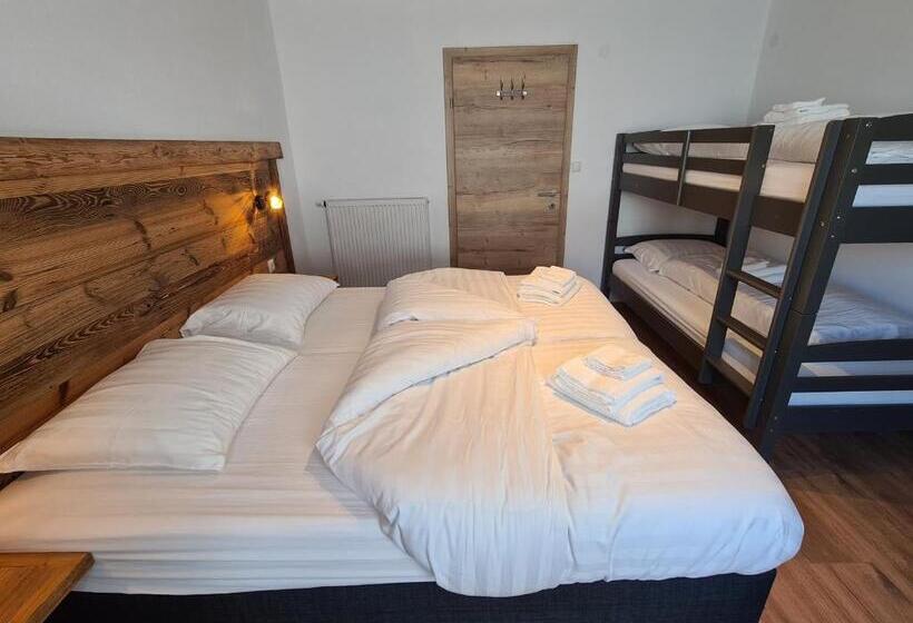 غرفة عائلية, Pension Annerlhof