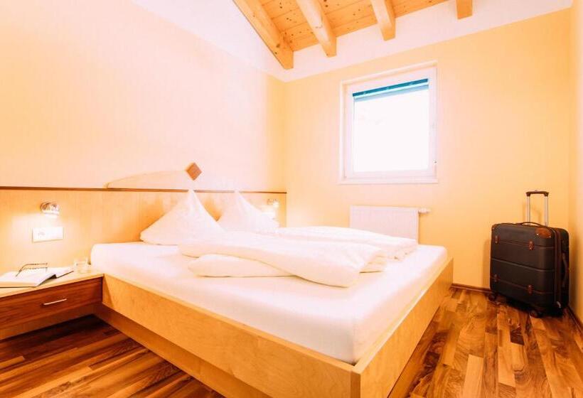 Люкс с Балконом, Pitzis Kinderhotel   Family Only
