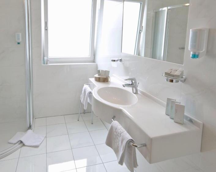 标准三人间, Rosskopf