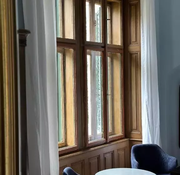 コンフォートルーム, Villa Parkschlössl