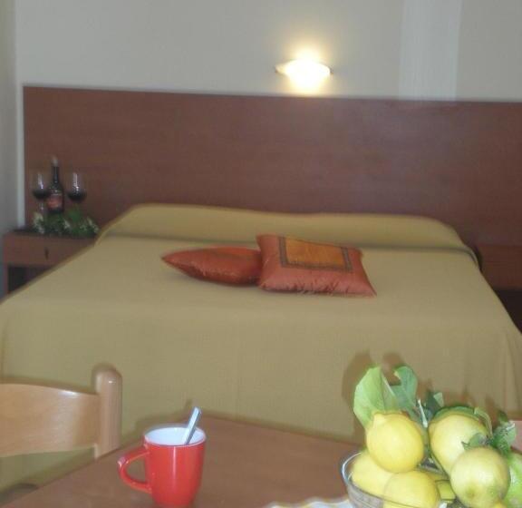 إستوديو قياسى مزودة بتراس, Villaggio Artemide