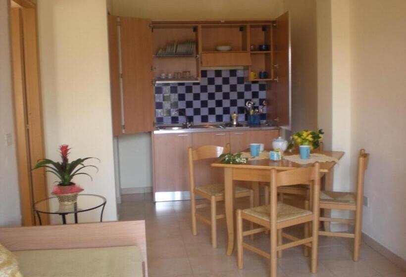 شقة غرفة واحدة مزودة بتراس, Villaggio Artemide