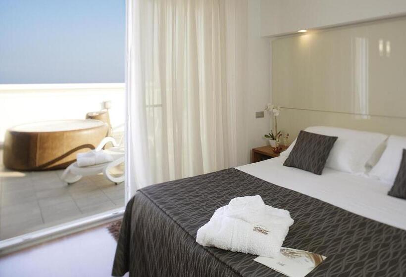 سوییت جونیور با چشم‌انداز دریا, Park Hotel Ermitage Resort & Spa