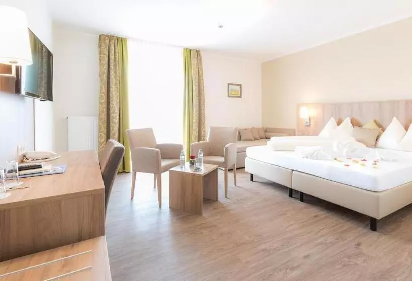 Comfort room with balcony, Marko