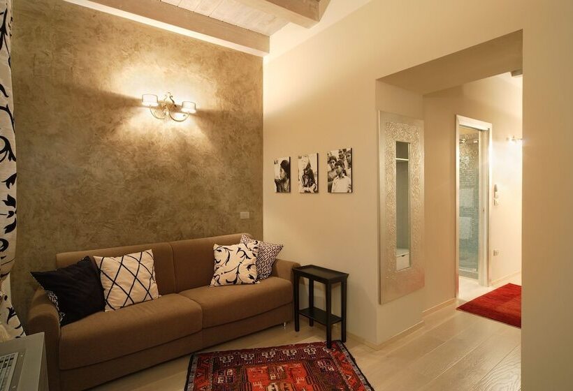 جناح جونيور, Residenza La Ceramica