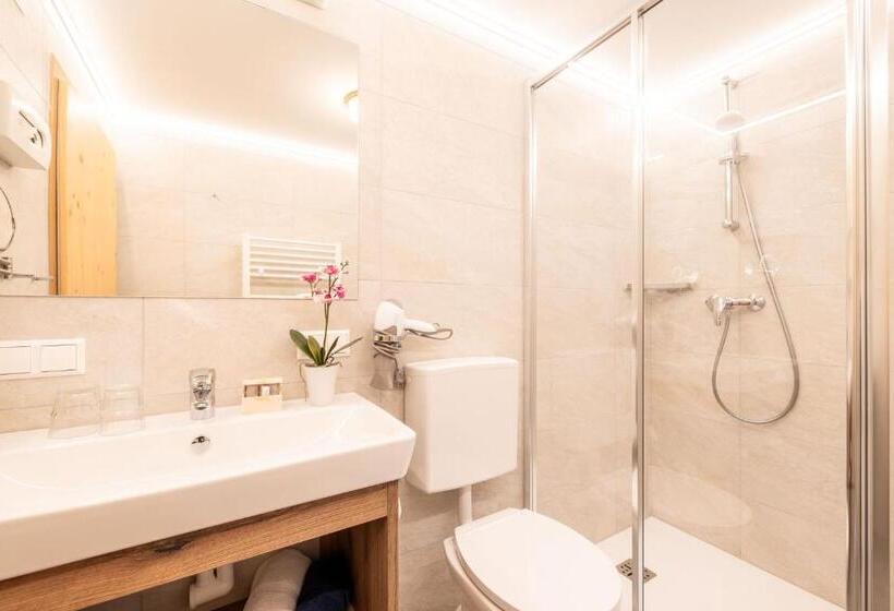Номер Superior с Балконом, örglwirt Ferienwelt   Hotel Post örglwirt