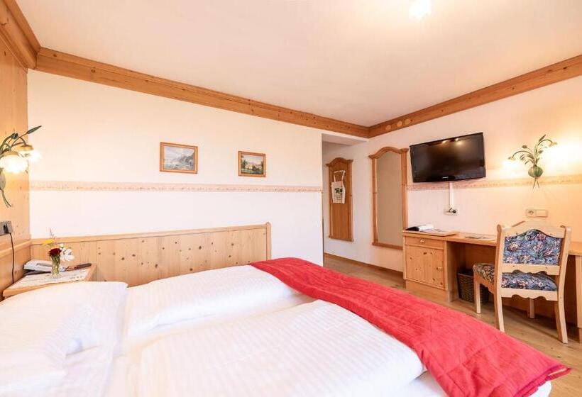 Номер Superior с Балконом, örglwirt Ferienwelt Hotel Post örglwirt