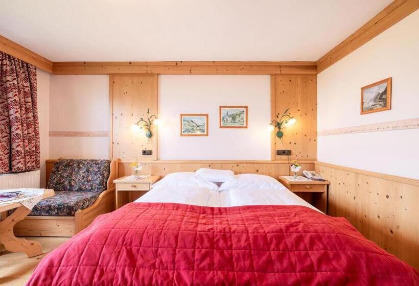 Номер Superior с Балконом, örglwirt Ferienwelt Hotel Post örglwirt