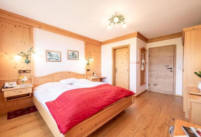 Номер Superior с Балконом, örglwirt Ferienwelt   Hotel Post örglwirt