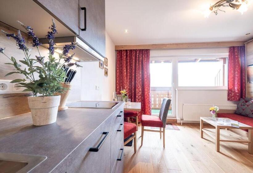 Полулюкс с Балконом, örglwirt Ferienwelt   Hotel Post örglwirt