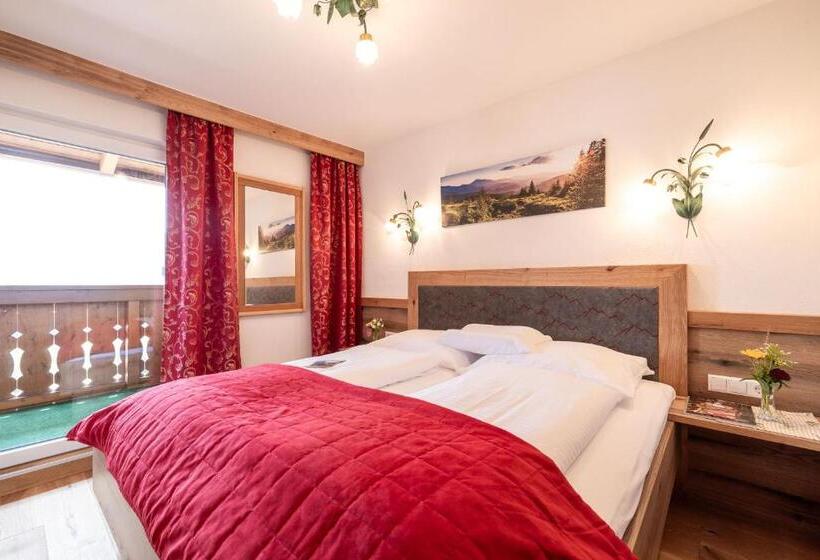 Полулюкс с Балконом, örglwirt Ferienwelt Hotel Post örglwirt