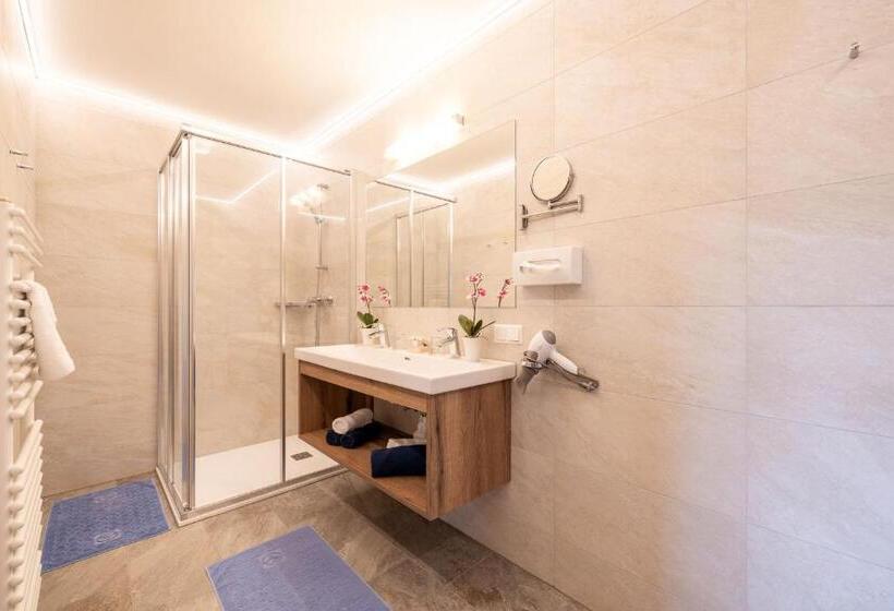 Полулюкс с Балконом, örglwirt Ferienwelt   Hotel Post örglwirt