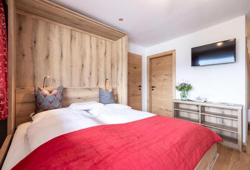 Полулюкс с Балконом, örglwirt Ferienwelt Hotel Post örglwirt