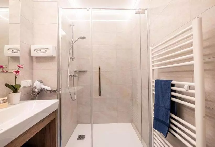 コンフォートルーム, örglwirt Ferienwelt   Hotel Post örglwirt