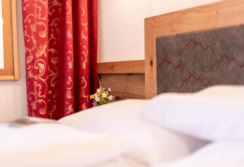 Полулюкс с Балконом, örglwirt Ferienwelt   Hotel Post örglwirt