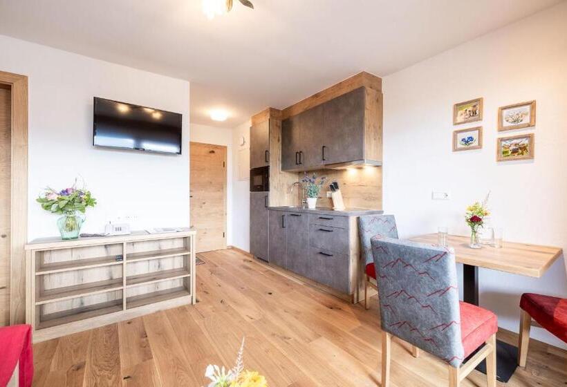 Полулюкс с Балконом, örglwirt Ferienwelt Hotel Post örglwirt