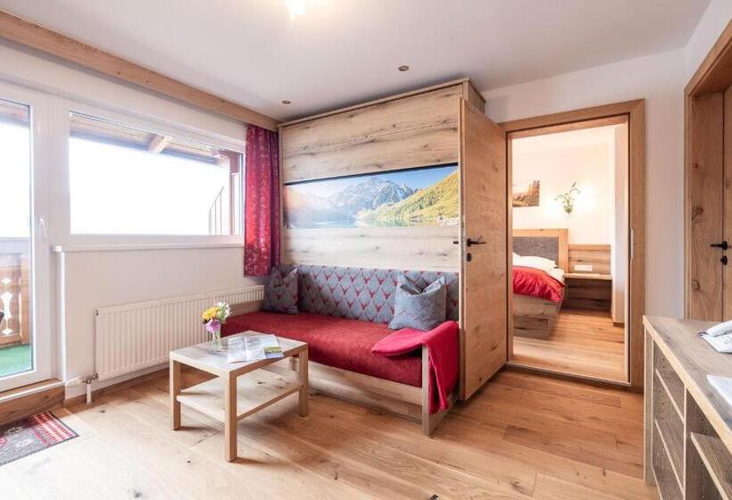 Полулюкс с Балконом, örglwirt Ferienwelt Hotel Post örglwirt