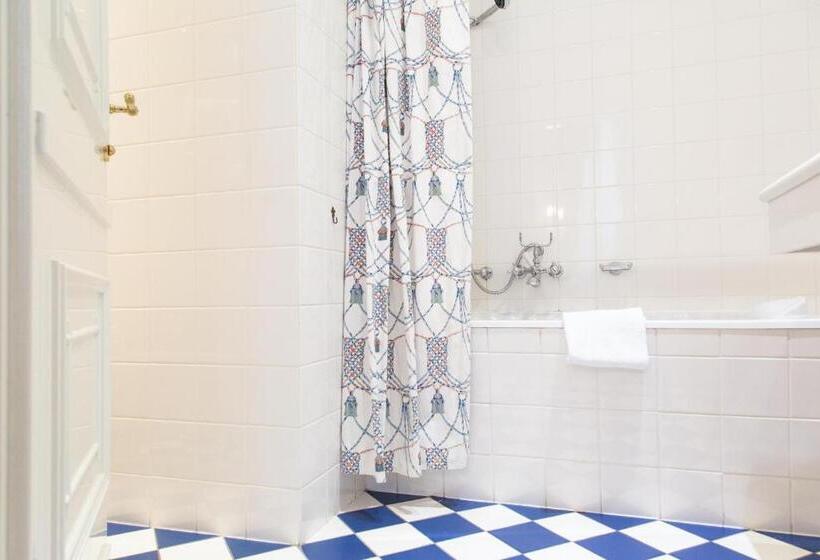 סוויטה אקזקיוטיב, Villa Solitude