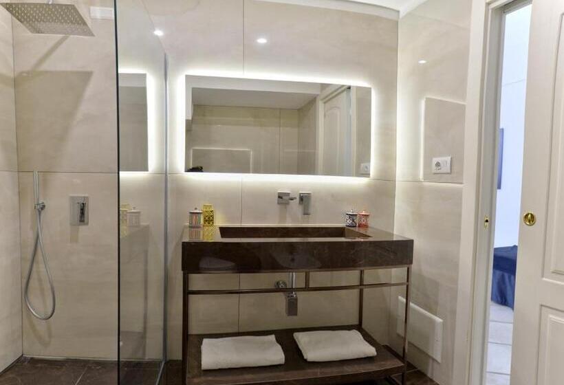 Quarto Deluxe, Amalfi Resort