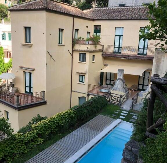 Номер Deluxe, Amalfi Resort