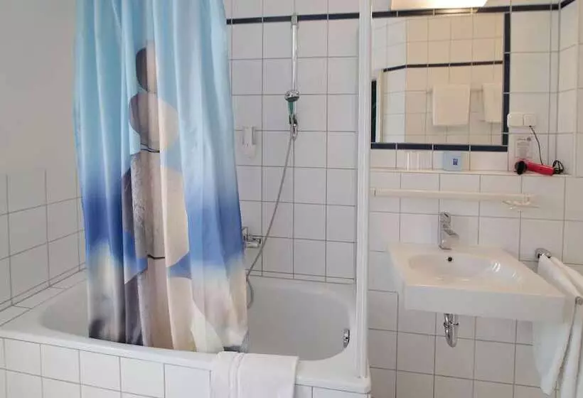 اتاق استاندارد یک نفره, Art Hotel Erlangen