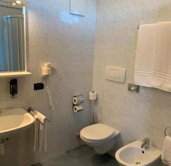バルコニー付きシングルスタンダードルーム, Albergo Cavallino S'rössl
