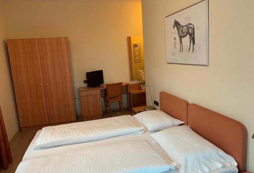 标准间带阳台, Albergo Cavallino S'rössl