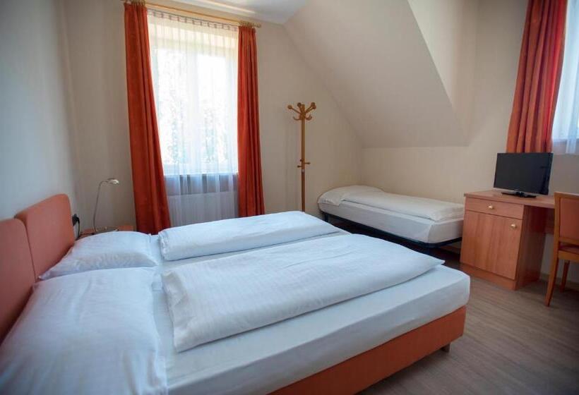 标准三人间, Albergo Cavallino S'rössl