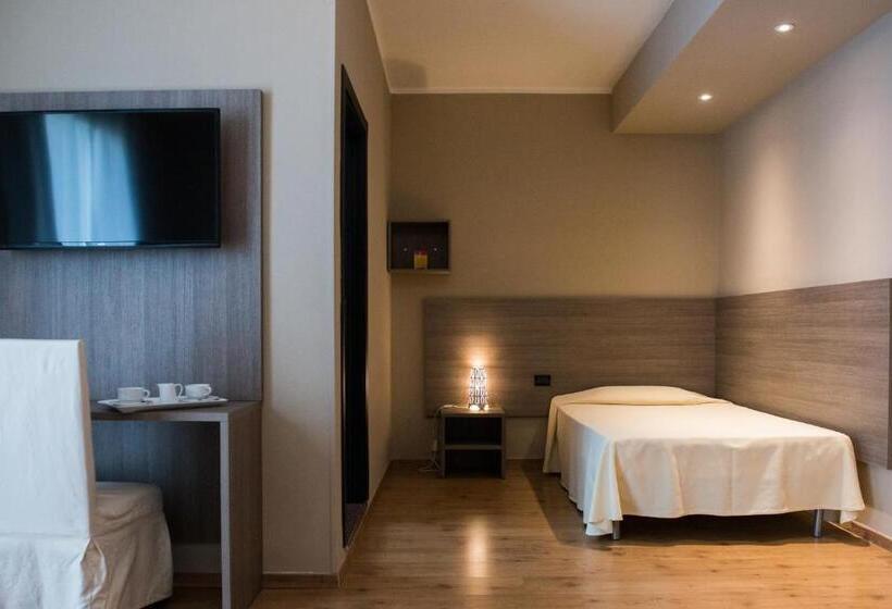 스탠다드 트리플 룸, Albergo Grappolo D'oro