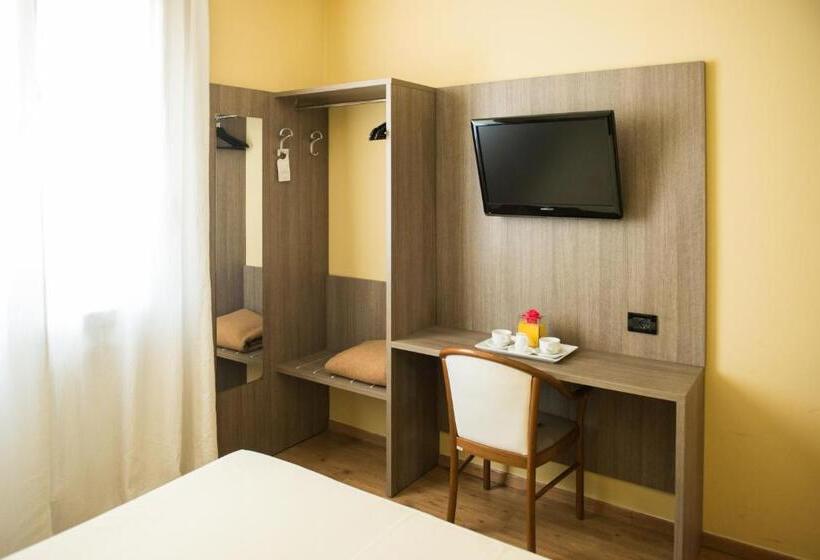 스탠다드 룸 더블 침대, Albergo Grappolo D'oro