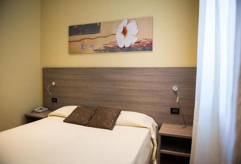스탠다드 룸 더블 침대, Albergo Grappolo D'oro