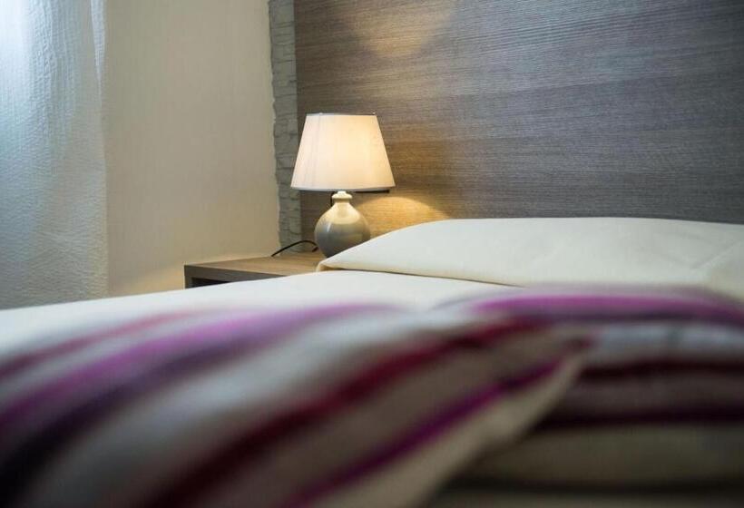 스탠다드 룸 더블 침대, Albergo Grappolo D'oro