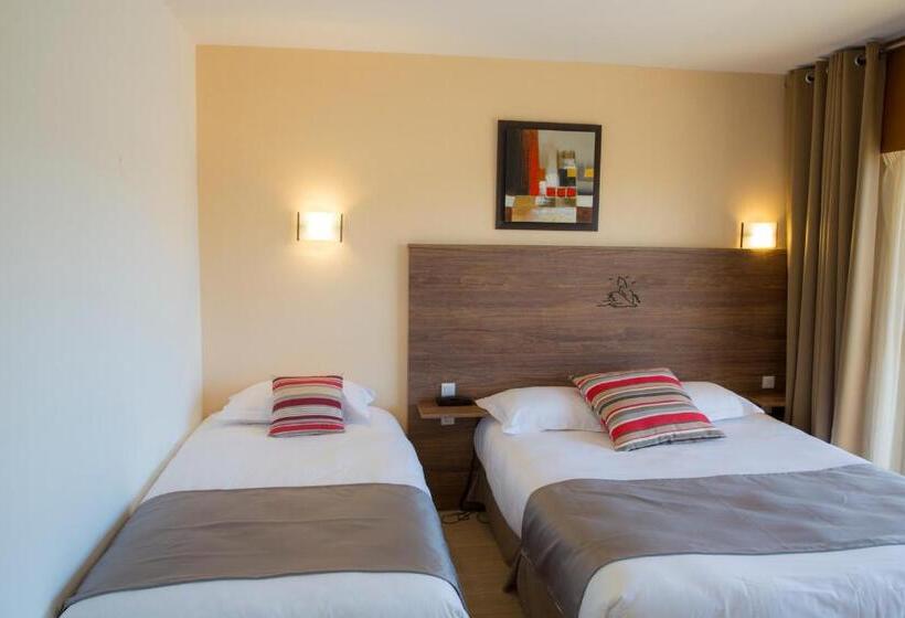 اتاق استاندارد سه تخته با چشمانداز باغ, Arc Hôtel Sur Mer