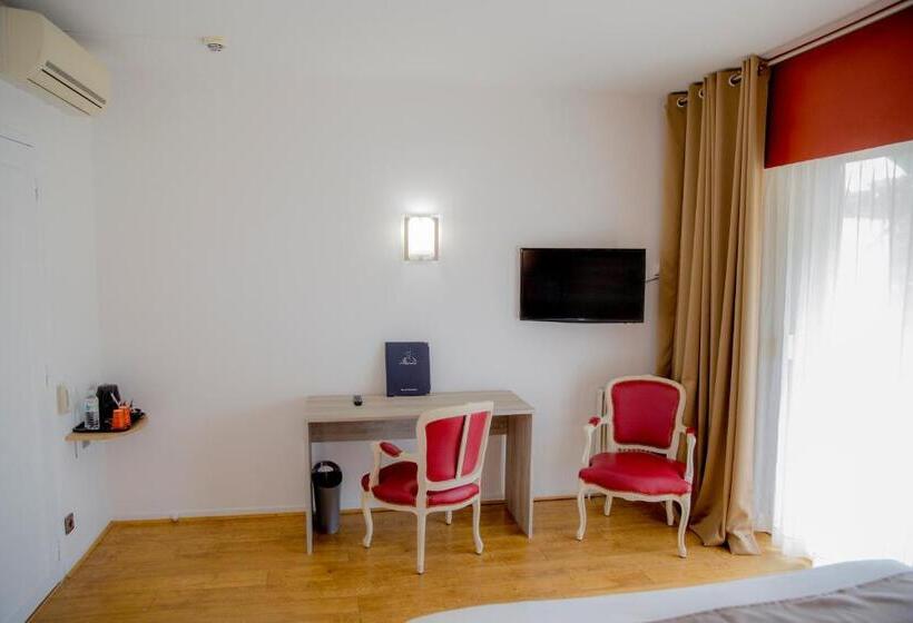 Трехместный Номер Стандарт Вид на Сад, Arc Hôtel Sur Mer