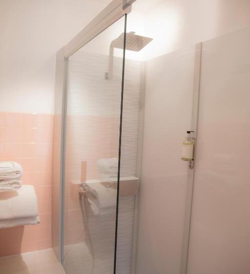 اتاق استاندارد با چشمانداز باغ, Arc Hôtel Sur Mer