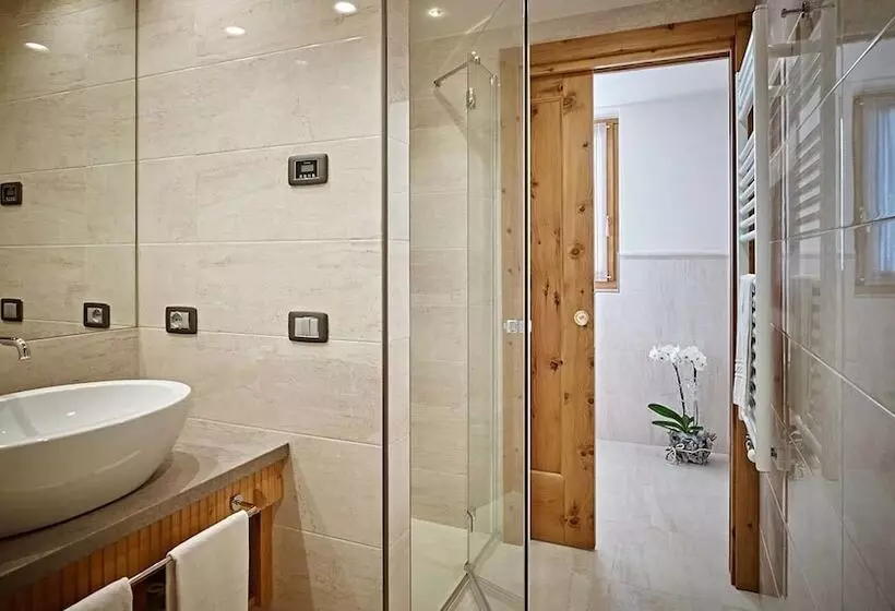 سوییت لوکس, Cerana Relax Hotel 4 Superior