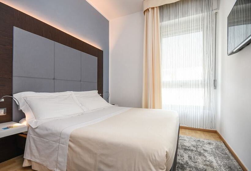 Номер Superior, City