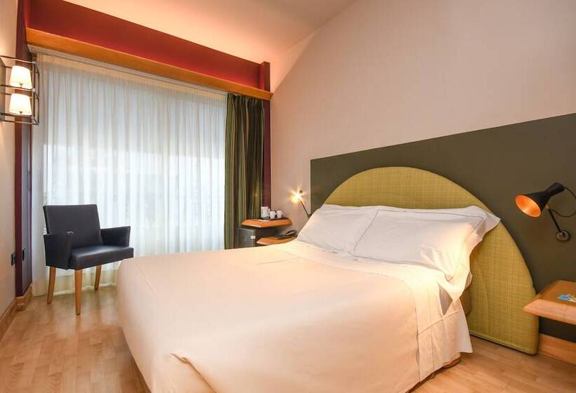 Номер Superior, City