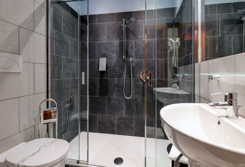 Номер Superior, City